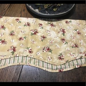 🏠 Beautiful valances